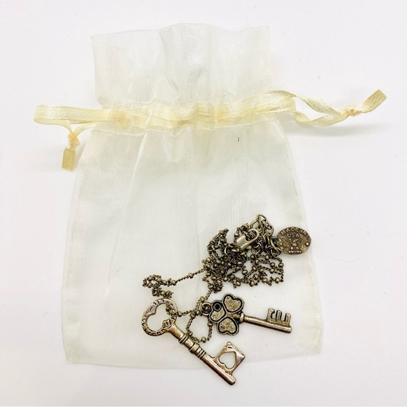 VINTAGE Anne Koplik • Silvertone Key Charm Chain Necklace OS - Picture 12 of 15